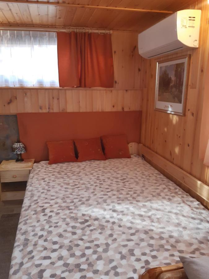 Matyas Apartman Tard Eksteriør bilde